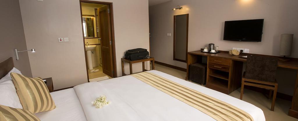 Venus Premier Hotel Аруша Екстер'єр фото
